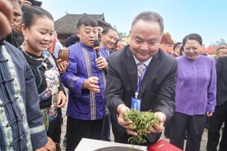 罗大友：深化 “三茶统筹” 赋能<a href=https://www.cnteaculture.com/tag/xiangcun.html target=_blank class=infotextkey>乡村</a><a href=https://www.cnteaculture.com/tag/zhenxing.html target=_blank class=infotextkey>振兴</a>_fororder_70
